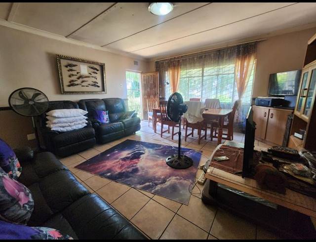 3 BEDROOM HOUSE FOR SALE IN GENL ALBERTS PARK